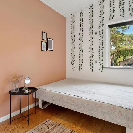 3 Bedroom Gorgeous In Semesterbostad *