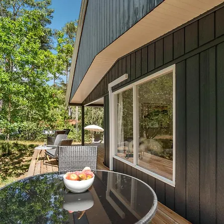 3 Bedroom Gorgeous In Semesterbostad *